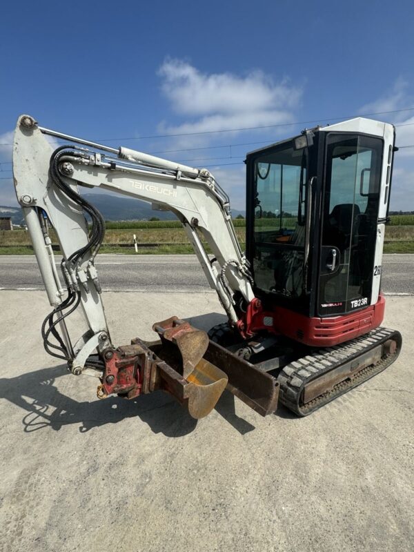 Takeuchi R23